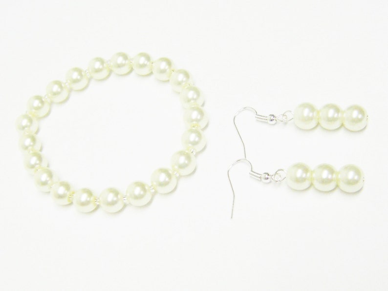 23.5 Inch Ecru Glass Pearl Necklace/Bracelet/Earrings Set image 5