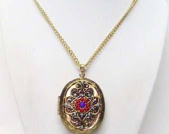 Large Gold Plated Oval Vintage Cabochon Treasure Locket Pendant Necklace