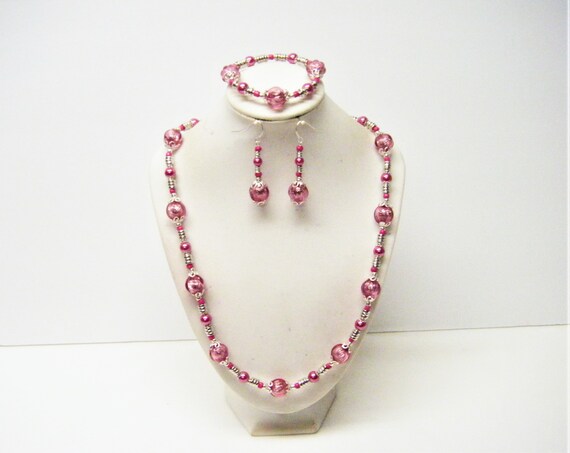 Fuchsia pearl necklace sale