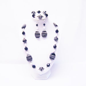 Black/White Okapi Safari Tour Acrylic Bead Necklace/Bracelet/Earrings Set
