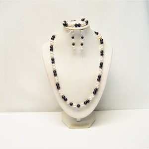 Black/Pink Glass Pearl Necklace/Bracelet/Earrings Set