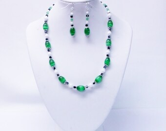 Green Oval Cats Eye w/White Glass Bead Necklace/Earrings Set