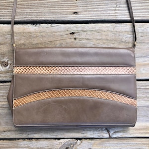 vintage snakeskin purse 80s light brown tan faux leather purse crossbody shoulder bag leather handbag 1980s purse officewear festival fun