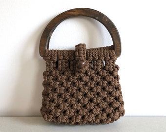 vintage woven bag wooden top handle purse boho hippie purse small brown handbag chunky knit purse retro 70s summer handbag market bag