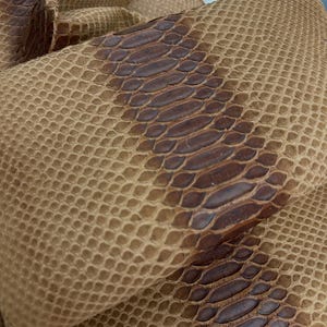 Echtes, netzartiges Pythonleder (Rückenschnitt) | Braunes, matt gebleichtes Schlangenleder | Exotisches Leder für Geldbörsen, Taschen und luxuriöse Bastelprojekte