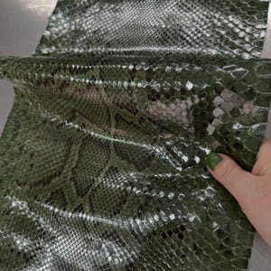 Echtes burmesisches Python-Bauchleder | Dunkelgrünes, ungebleichtes exotisches Schlangenleder | Luxuriöse Bastelprojekte