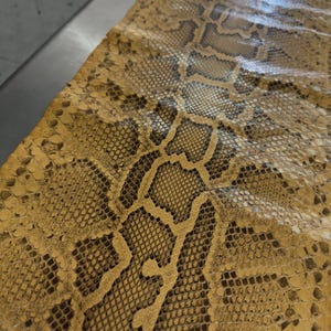 Echtes burmesisches Python-Bauchleder | Goldbraunes, ungebleichtes exotisches Schlangenleder | Luxuriöse Bastelprojekte
