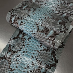 Piel de pitón reticulada auténtica / Piel azul brillante con corte en el lomo / Piel entera curtida sin blanquear / Piel exótica para artesanía y accesorios