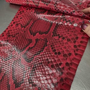 Echtes burmesisches Python-Bauchleder | Rotes, ungebleichtes exotisches Schlangenleder | Luxuriöse Bastelprojekte