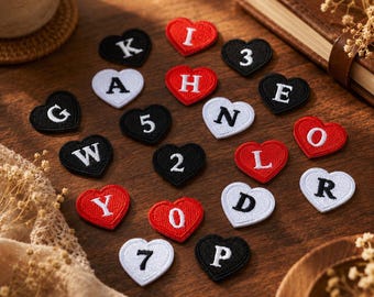 Toppa ricamata a forma di cuore con lettere – Piccola applicazione morbida per progetti fatti a mano, abbigliamento, regali e decorazioni per bomboniere