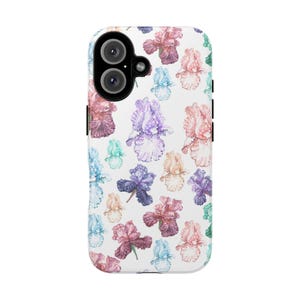 Könnte beinhalten: Eine weiße Smartphone-Hülle mit einem sich wiederholenden Muster aus aquarellartigen Iris-Blüten in den Farben Violett, Blau, Rosa, Pfirsich und Türkis. Die Hülle hat oben links einen schwarzen Kameraausschnitt mit zwei runden Linsen.