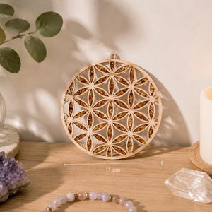 Flower of Life Plaque in Wood and Baltic Amber – Crystal Charging Stand – Spiritual Decoration 11 cm