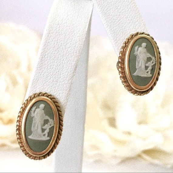Vintage Wedgwood Jasperware Earrings Venus Cupid 1