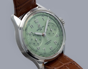 Breitling Chronograph AB0930 mit pistaziengrünem Zifferblatt – Generalüberholt