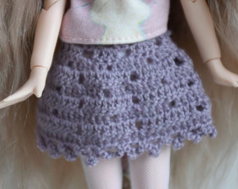 Blythe or similar sized doll knit lilac skirt