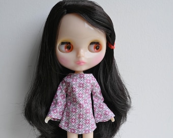 Bell sleeved retro patterned mod style dress for Blythe Pullip Dal licca and similar dolls