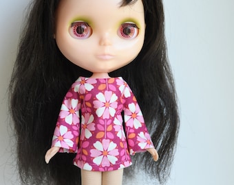Bell sleeved retro pink floral patterned mod style dress for Blythe Pullip Dal licca and similar dolls