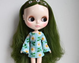 Bell sleeved retro patterned retro mod style dress for Blythe Pullip Dal licca and similar dolls