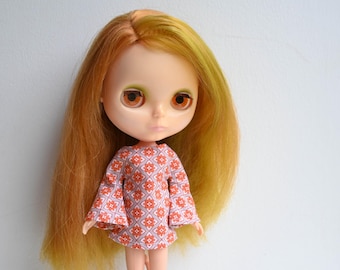 Bell sleeved retro orange patterned mod style dress for Blythe Pullip Dal licca and similar dolls
