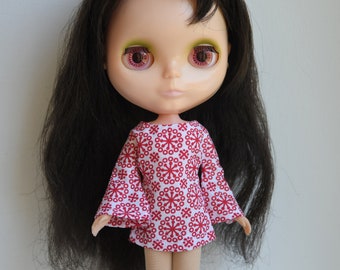Bell sleeved red retro pattern mod style dress for Blythe Pullip Dal licca and similar dolls