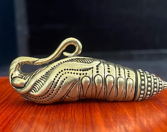Pingente de elefante em forma de pupa de bicho-da-seda em latão, ornamento de inseto em bronze maciço para pendurar na mão, chaveiro retrô, mini amuleto da sorte e da prosperidade para decoração de mesa.