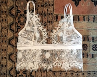 Weiße Spitze Top ohne Unterdraht - Chantilly Spitze Bralette - Braut Spitze oben