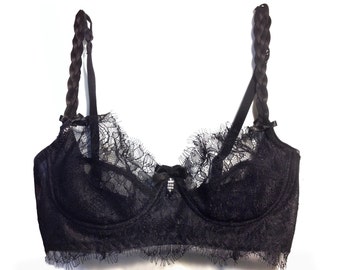 Plus size Lace bra in black chantilly lace