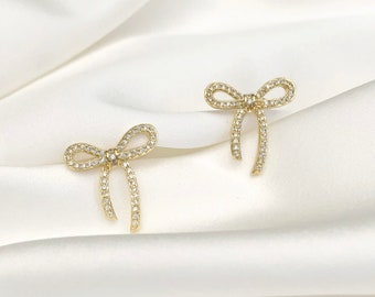 Boucles d'oreilles fantaisie en or forme nœud avec cristaux de zirconium – Boucles d'oreilles formes nœud