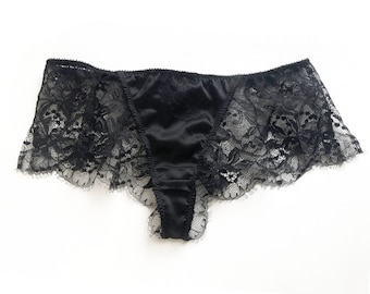 Black panties in silk and lace