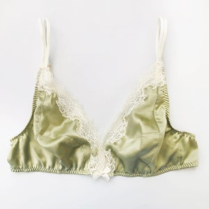 Green silk bralette - Soft cup bralette - Stretch silk triangle bra without underwire - Strappy bralette