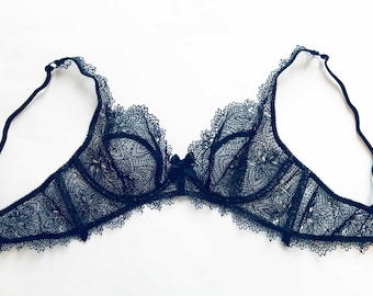 Plus Size lace bra with full cup