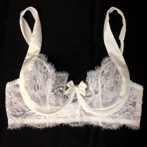 White lace bra - Bridal bra - Lace bra - Silk Lingerie -  White bra - Lace bra in White Chantilly lace and silk