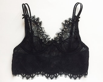 Black lace bra in black french chantilly lace