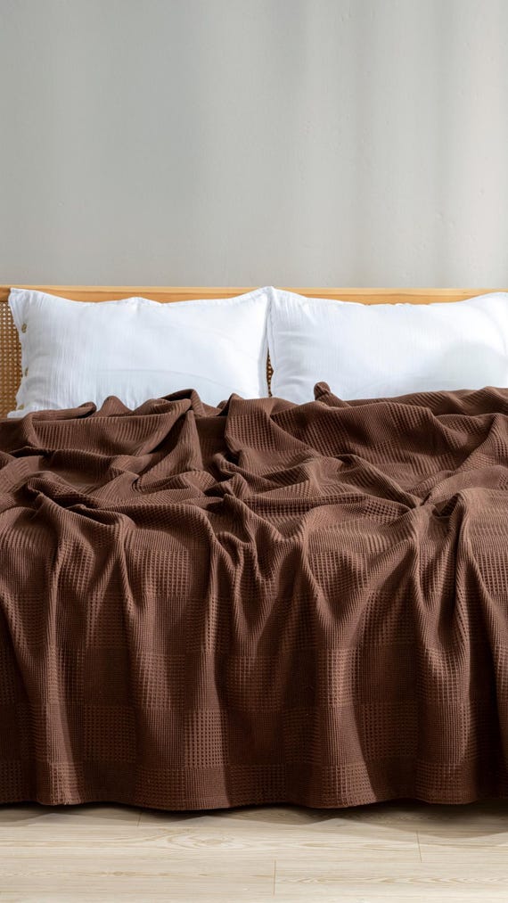 Braune Tagesdecke aus 100 % Baumwolle, leichte Sommerdecke, elegante Bettdecke