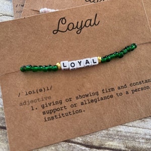 Personalisiertes Perlenarmband | Motivationsgeschenk | Zeichenerkennung | Team Award | Namensarmband l GeburtstagSparty Favorit