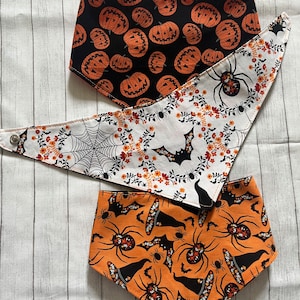 Halloween Dog Bandana, Spiders, Bats, Pumpkins, jack-o-lanterns, Holiday dog bandana scarf with snaps, easy on, easy off