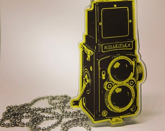 Statement necklace: a BIG YELLOW Vivian Maier tribute. Rolleiflex. Photography. Gift idea. Unisex.