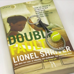 Tennisschläger Charm Schlüsselanhänger. Taschenanhänger. Tennisball. Für Ihn. Bruder Geschenk. Neffe Geschenk. Wimbledon. Tenniskern. We Were Liars Überlieferung.