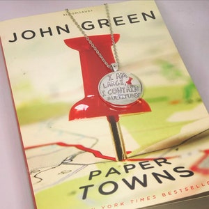 Collier livresques : Walt Whitman dans Paper Towns - Je suis grand, je contient des multitudes
