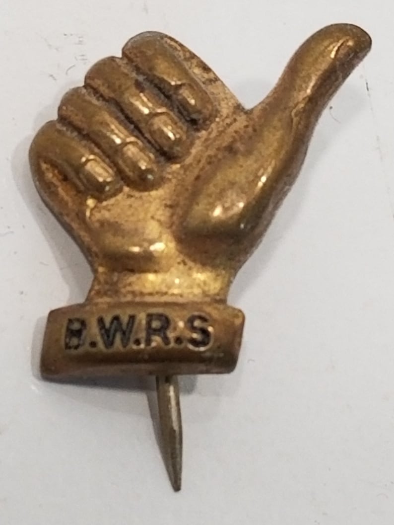H5j502c1 Vintage Collectible /'Thumbs Up/' Lapel Pin BWRS British War Relief Society 1940/'s