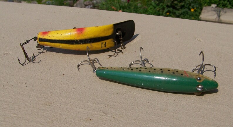 Vintage Fishing Tackle Gifts For Fishermen Outdoorsman Fishing Gifts For Men Lake House Decor Vintage Wooden Fishing Lures Set Of 2 Sports Outdoor Recreation Toys Games Lotusresort In