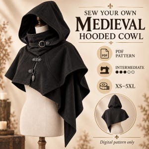 Op de afbeelding: Een naaipatroon voor een zwarte middeleeuwse capuchon met de tekst SEW YOUR OWN MEDIEVAL HOODED COWL, PDF PATTERN, INTERMEDIATE, XS-5XL en Digital pattern only. Het kledingstuk heeft een capuchon, een nekband met een metalen ring en sluiting.