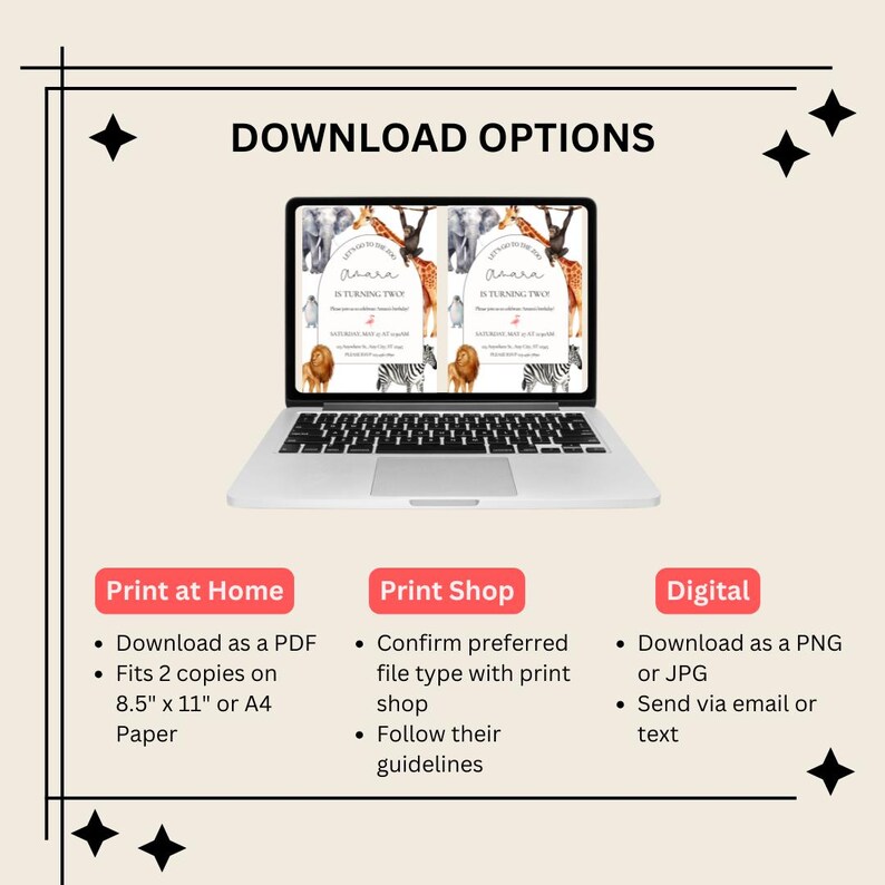 Op de afbeelding: Een laptopscherm met een afdrukbare uitnodiging voor een kinderfeestje. De uitnodiging heeft een junglethema met een giraffe, zebra en leeuw. De tekst op de uitnodiging luidt "[Naam van het kind] wordt twee jaar". De tekst onder het laptopscherm geeft de downloadopties voor de uitnodiging: Thuis afdrukken, Afdrukken in een printshop en Digitaal.