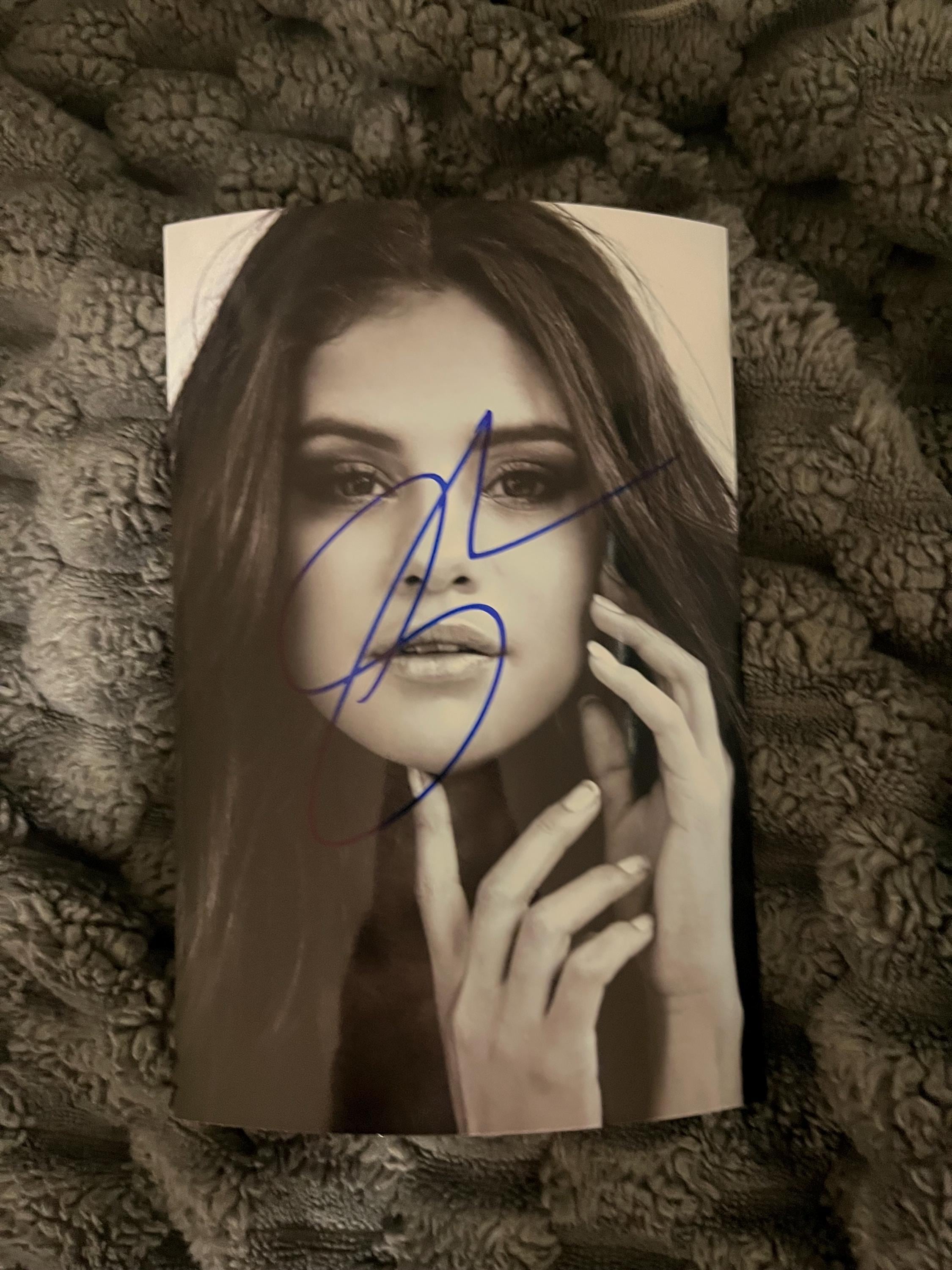 Selena gomez autograph - Etsy 日本
