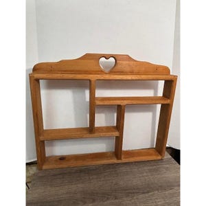 Boîte à bijoux murale vintage en bois en forme de cœur, style ferme, marron, 21 x 18,5 pouces