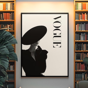 Djärv illustration med stor hatt | Tidlös Paris-modemärkesinredning | Väggmonterad för flickigt sovrum i århundradet | Estetisk feministisk rumsaffisch