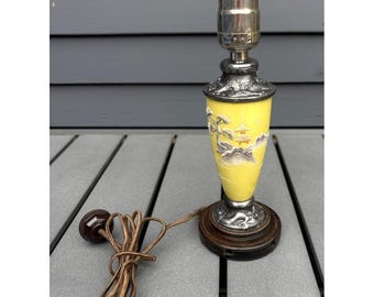 Vintage chinoiserie desk lamp yellow moriage mountain scene dragonware wood base
