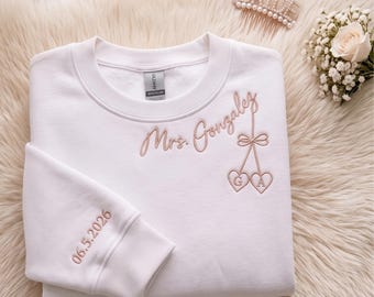 Personalisiertes Sweatshirt mit Stickerei „Mrs“, Rundhalsausschnitt mit individuellem Nachnamen der Braut, Pullover mit Hochzeitsdatum, Geschenk zur Brautparty, Geschenk für die zukünftige Braut