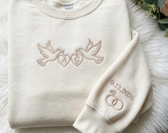 Personalisiertes, besticktes Hochzeits-Sweatshirt, Initialen & Datum nach Wunsch, Geschenk für die Braut, Verlobungsgeschenk, Rundhalsausschnitt für Paare