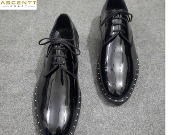 Men's patent leather lace up formal dress shoes